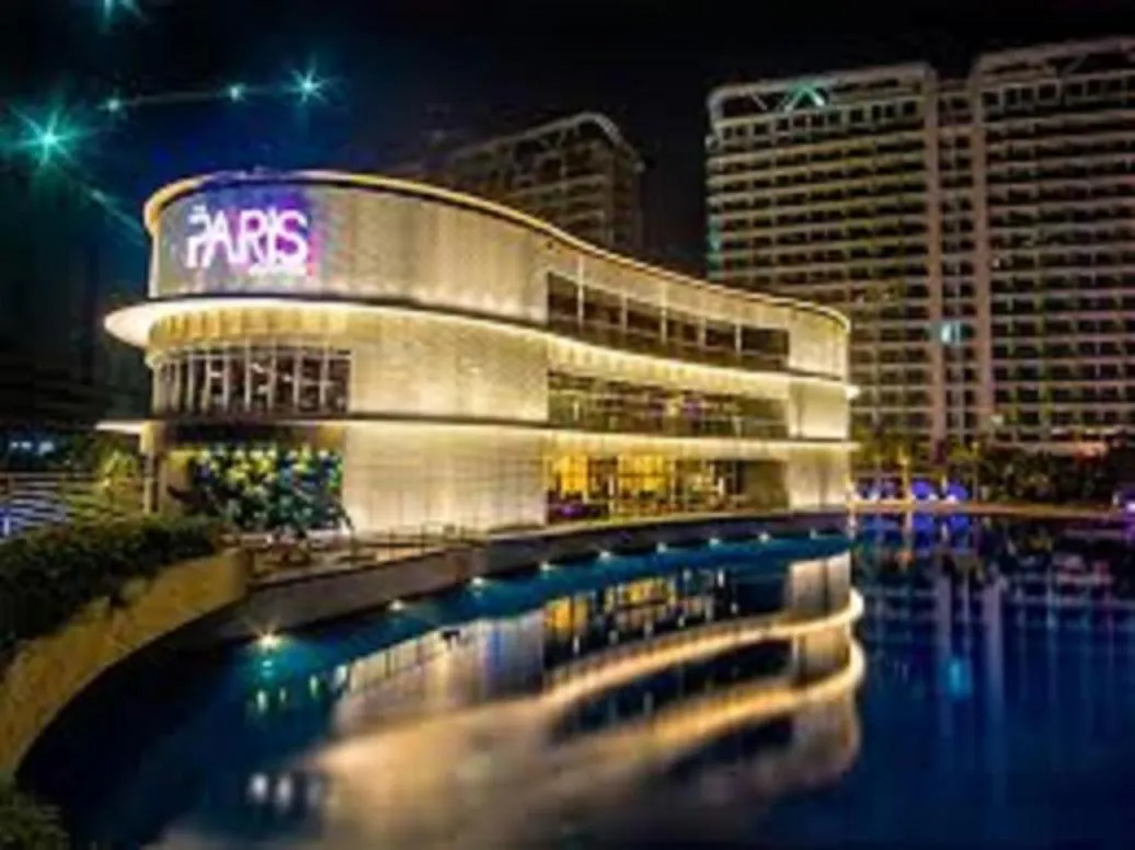 Azure Urban Resort A4 Near Airport Mall With Wavepool Paranaque City 0*,  Filipíny