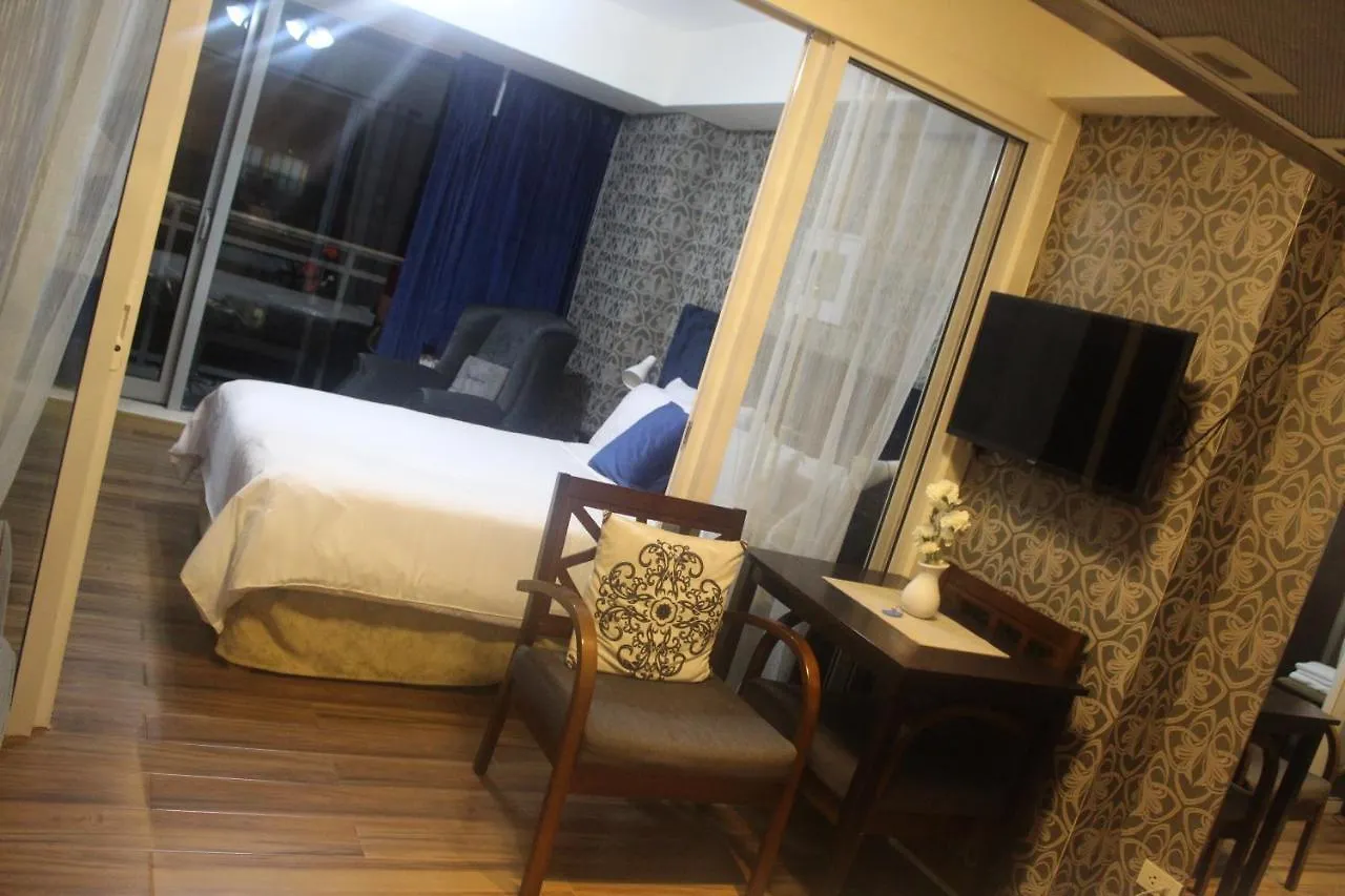 Azure Urban Resort A4 Near Airport Mall With Wavepool Paranaque City Aparthotel